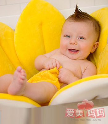  嬰兒浴盆種類多 選購時需考慮周全 