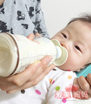  給寶寶泡奶粉學問大 注意水溫順序 