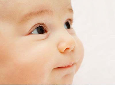 警惕:捏寶寶的鼻子有危害