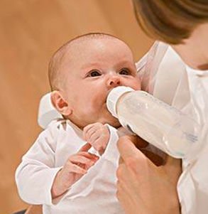 新生兒一天需要喂幾次奶粉