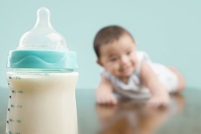 寶寶2歲後應逐漸添加鮮牛奶