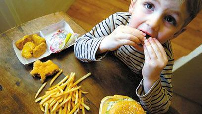 兒童常吃西式快餐易得哮喘病