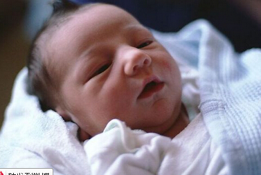 新生兒大便第一次是什麼時候？