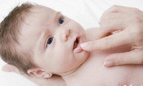 出生2周寶寶發育特點和護理關鍵