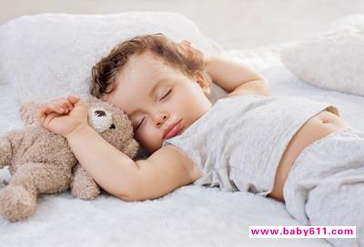 寶寶睡姿辨別健康