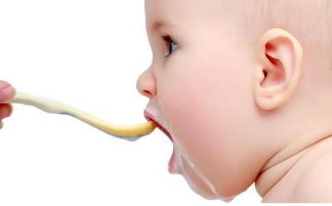 寶寶添加輔食初期 嬰兒輔食添加時間表 寶寶輔食添加
