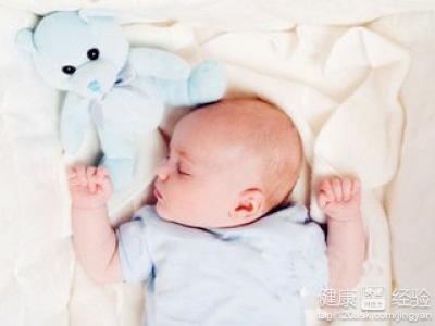 嬰兒骨質軟睡姿要常換