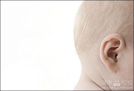 新生兒耳朵凹進去正常嗎