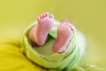 新生兒出現尿布疹是因為什麼？