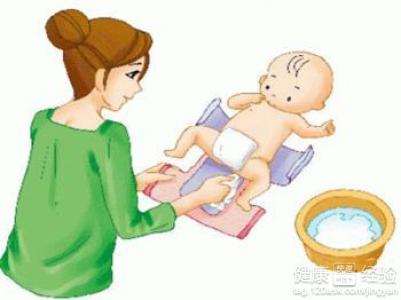 給新生兒換尿布應注意哪些問題
