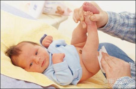 如何預防新生寶寶出現的尿布疹？