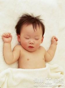 裸睡對小寶寶有哪些好處呢？