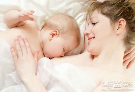 母乳喂養怎麼判斷新生兒的吃奶量
