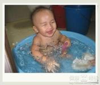 夏天怎麼給心愛的寶寶洗澡？