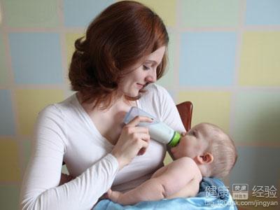 怎麼預防新生寶寶的嗆奶。