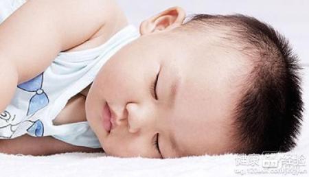 新生寶寶正常睡眠的特點