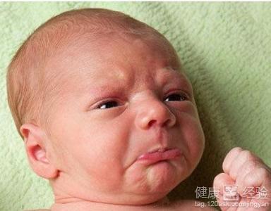 父母都要急哭了！新生兒淚腺炎該怎麼辦？