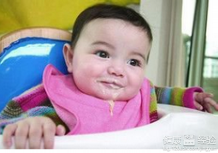 寶寶多大不會吐奶怎麼防止寶寶吐奶