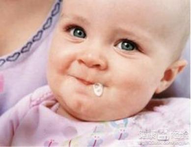 寶寶吐奶怎麼辦預防寶寶嘔奶的4個小妙招