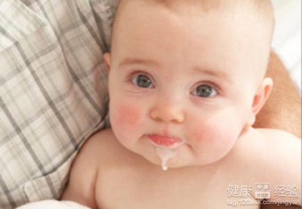 嬰兒吐奶怎麼辦