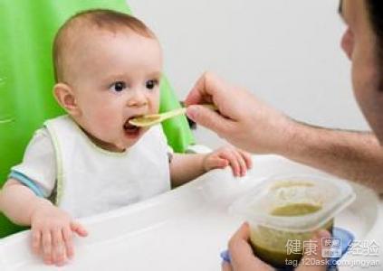 寶寶6個月可以吃什麼輔食？