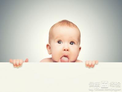 嬰兒喜歡吐舌頭正常嗎
