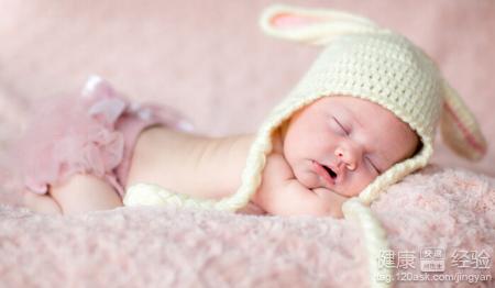 嬰兒晚上睡覺打呼噜正常嗎