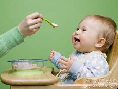 4個月大嬰兒眼屎多，愛流淚是什麼情況