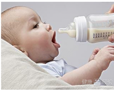 嬰兒人工喂奶後常嘔吐是怎麼辦