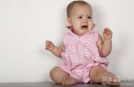 新生兒為什麼會哭鬧？