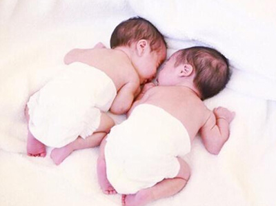 三種睡姿優缺點PK 哪種最適合寶寶？